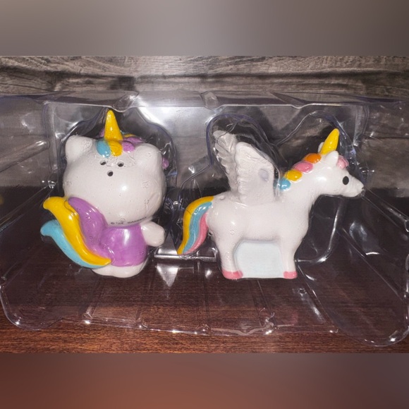 Hello Kitty Unicorn 🦄 Ceramic Salt & Pepper Shaker Set - NEW - Picture 7 of 7